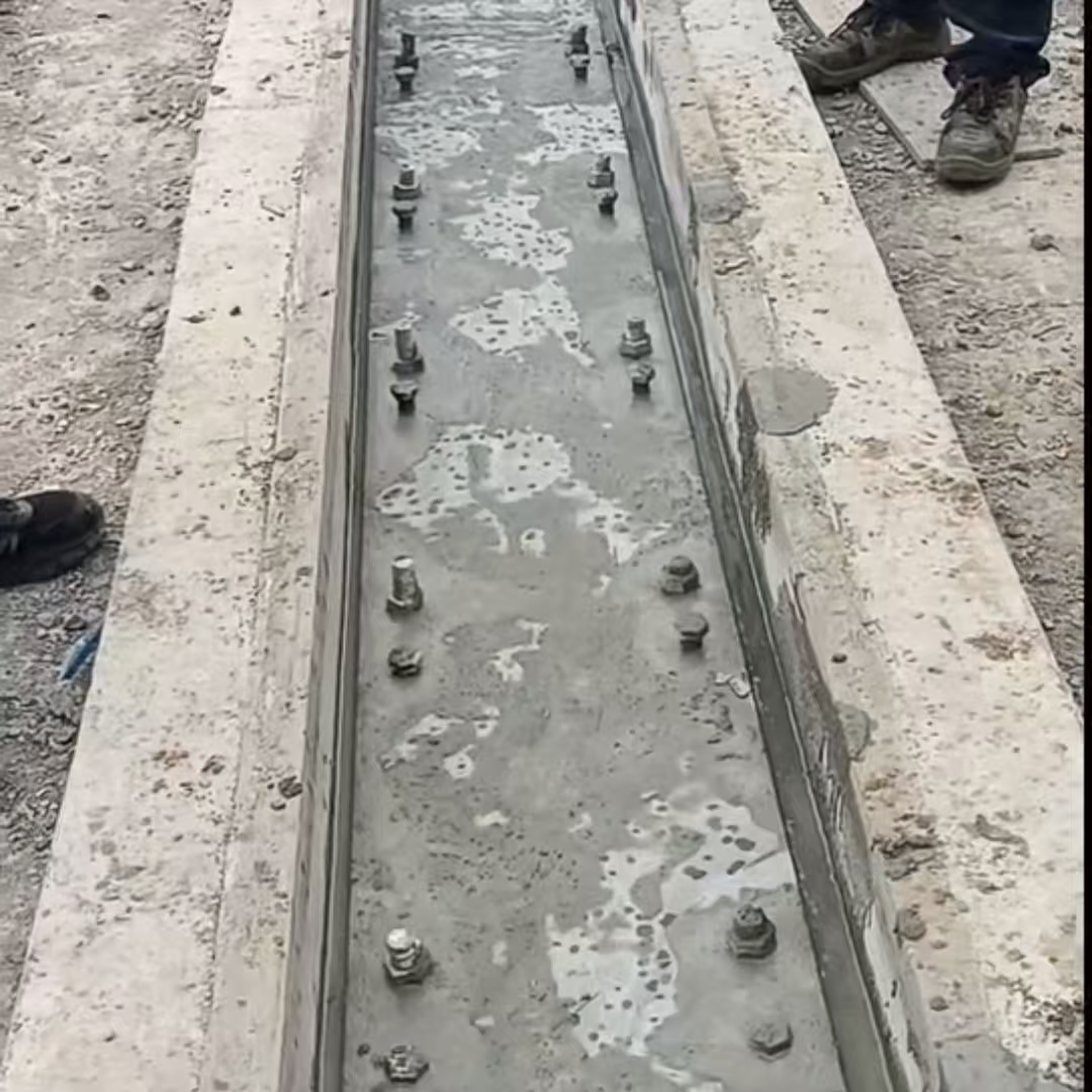 渝北港口码头起重机龙门吊重型机械设备稳固用早强快凝轨道胶泥